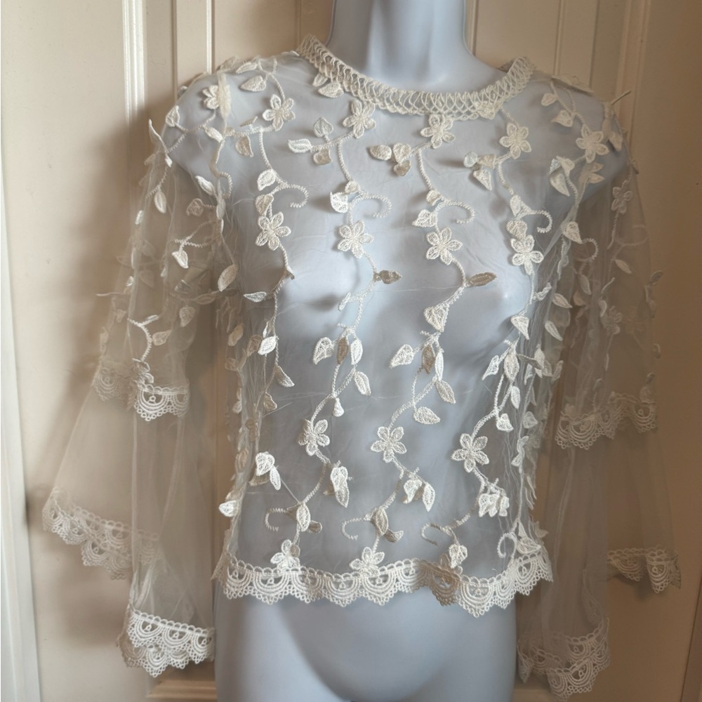 NWT YIMAI Bridal Cape/Lace Applique Mesh Top w/Bell Sleeve Eggshell, Sz Small
